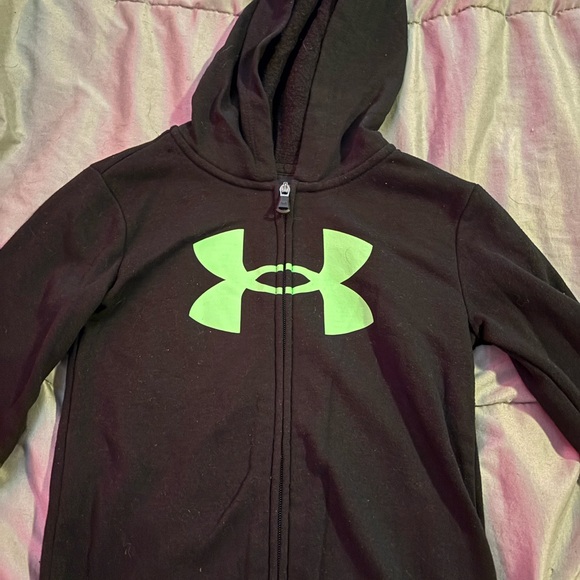 Under Armour Other - Boys Under Armour Black jacket with Green Logo in size 5